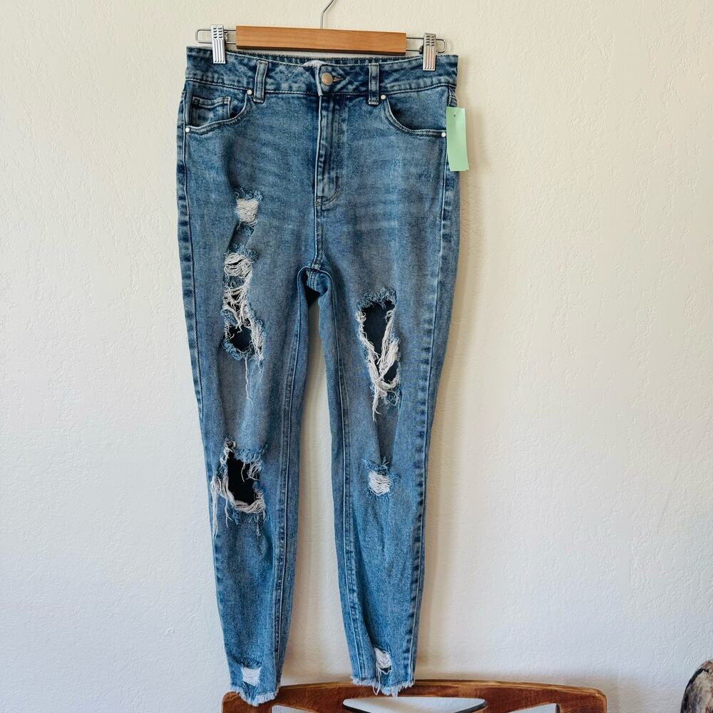 Tinseltown | distressed medium washed jeans
